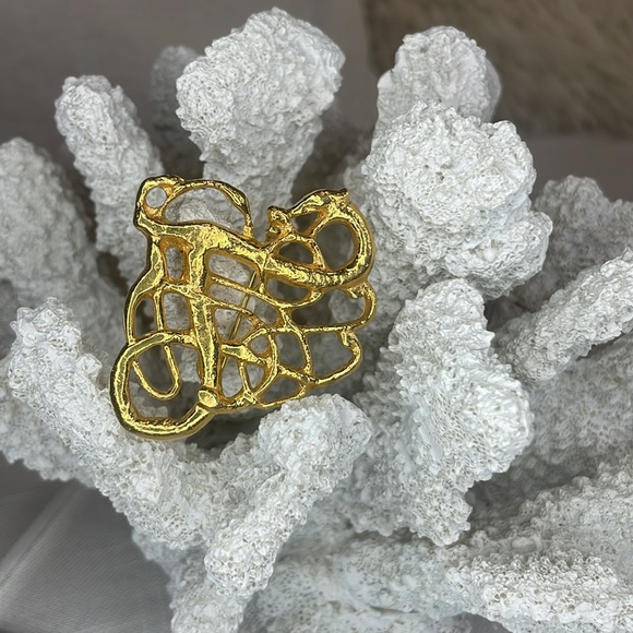 BRITISH MUSEUM BMPL GOLD-TONE ABSTRACT BROOCH PIN - Picture 3 of 9